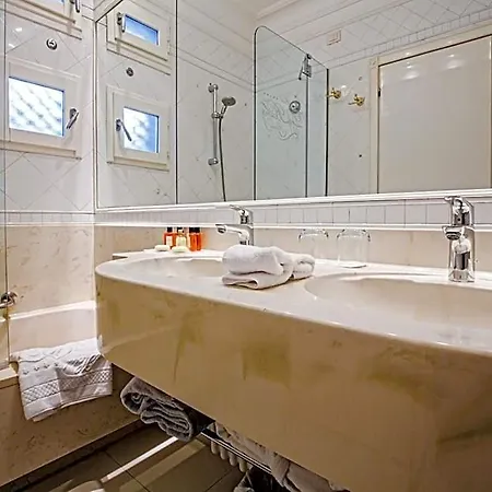 Grand Des Bains Hotel 5*